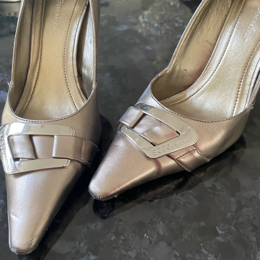 BCBG metallic silver pump